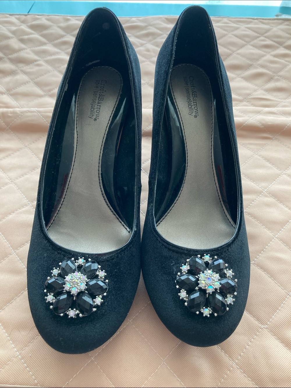 croft & barrow Black Jeweled Round-Toe velvet Women's Pumps size 8.5